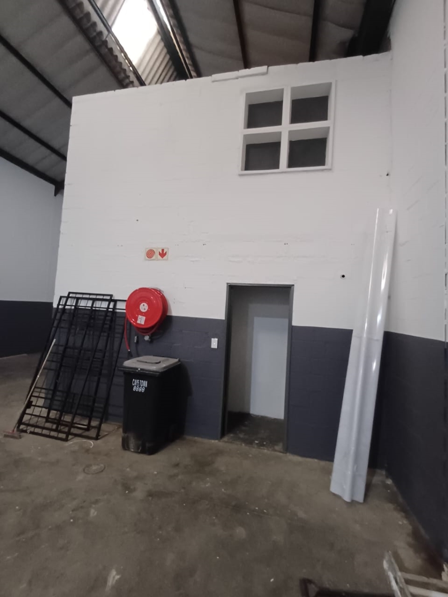 To Let Commercial Property for Rent in Okavango Park Western Cape